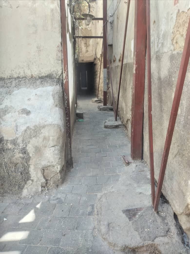 بيت للبيع في نقاشات، القمرية