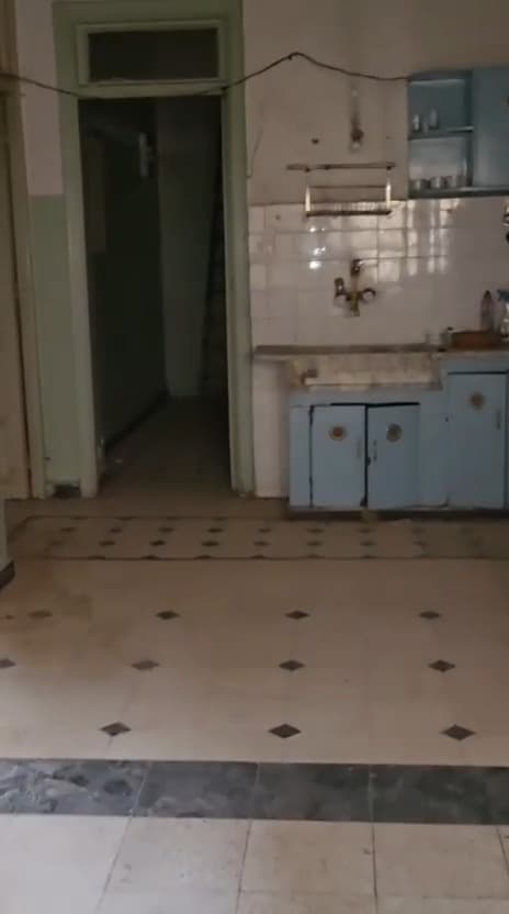 شقة للبيع في Al-Hamra Area، حمص