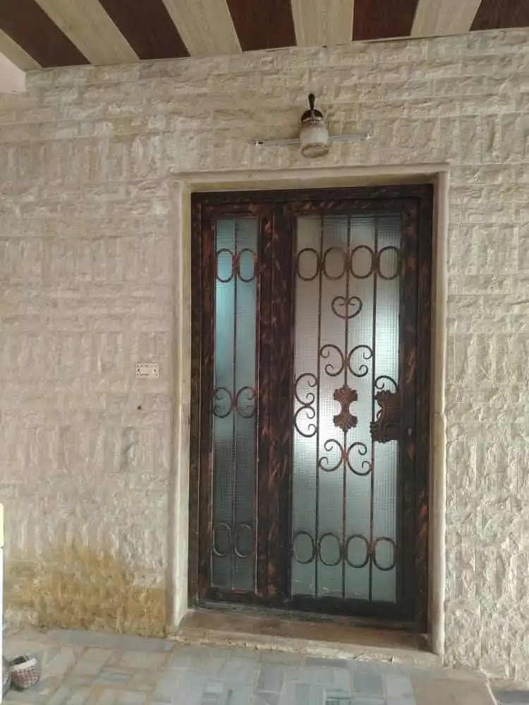 شقة للبيع في Hamam Al-Qrahla، اللاذقية