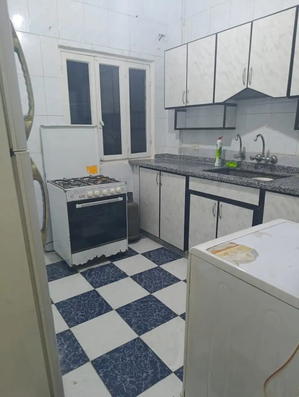 شقة للبيع في Al-Mashro'U Al-Sades / Near 6 Tishreen Garden، طرطوس