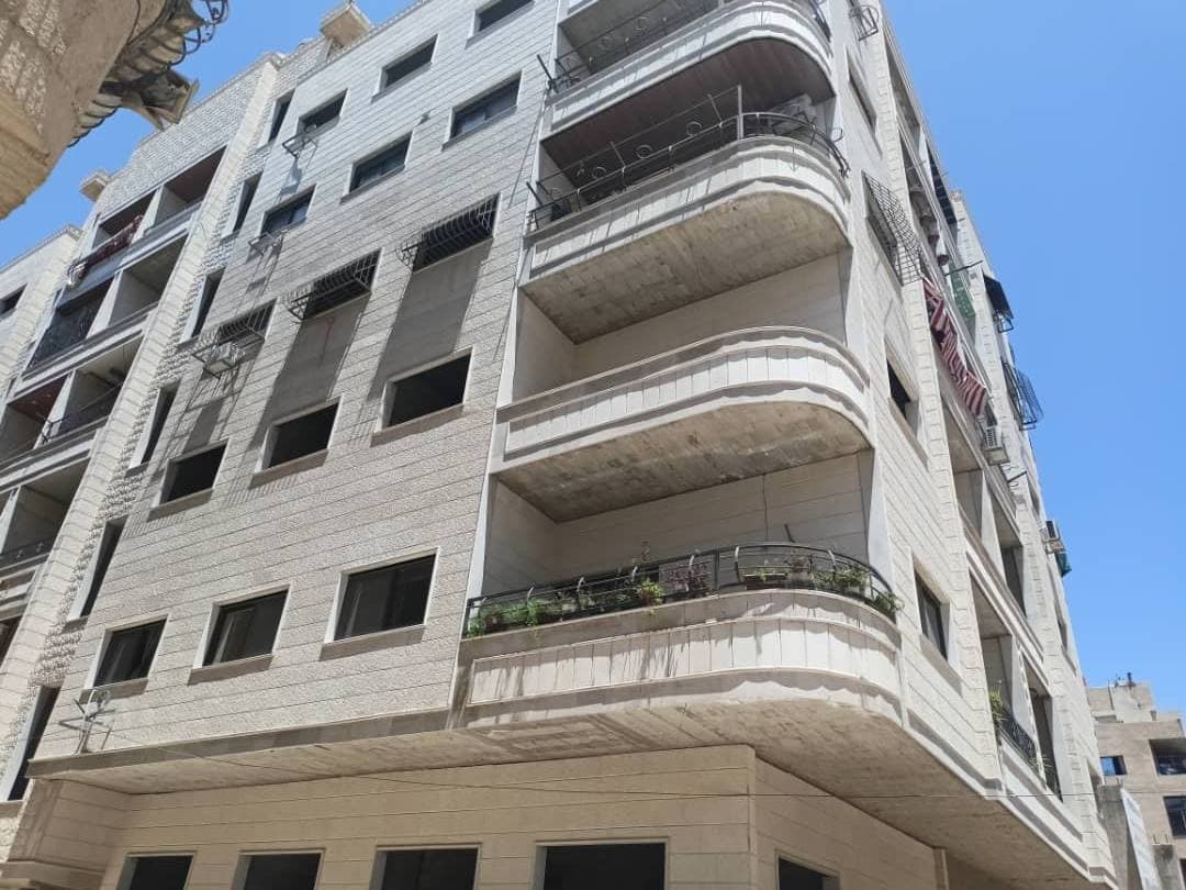 شقة للبيع في دوار كيربي، أشرفية صحنايا